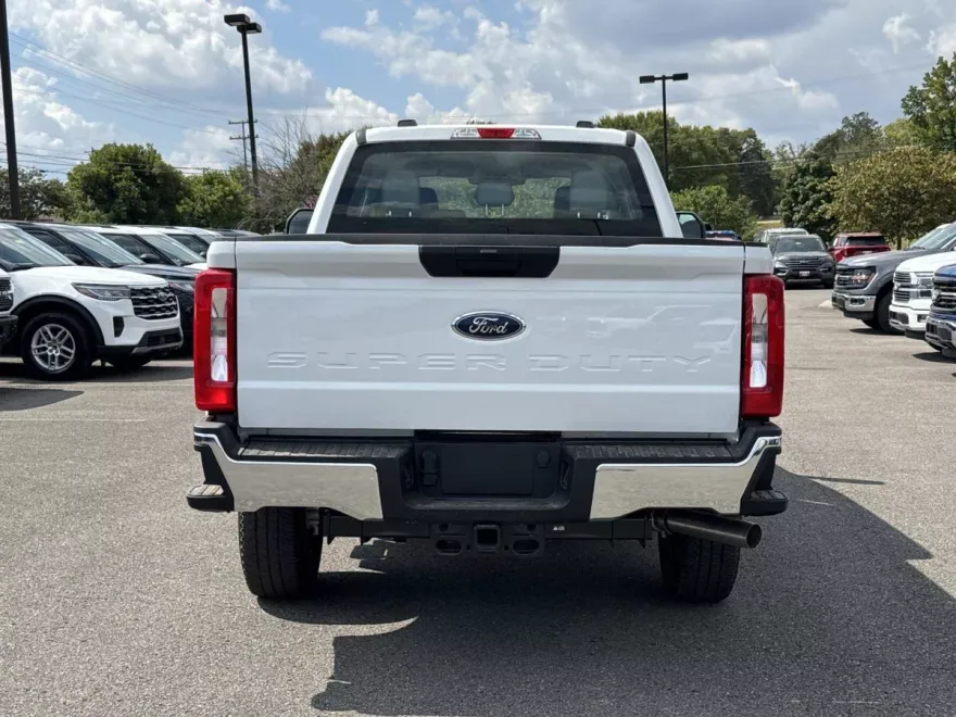 2025 Ford F-250 XL photo 1