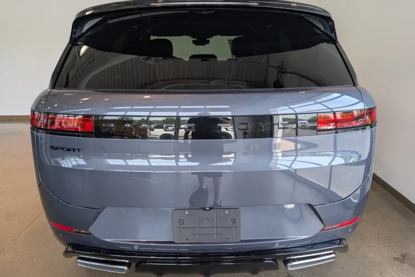 2025 Land Rover Range Rover Sport SE photo 1