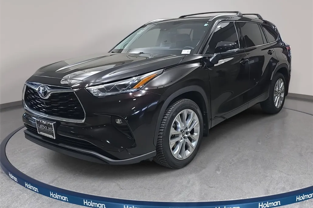 2022 Toyota Highlander Limited photo 1