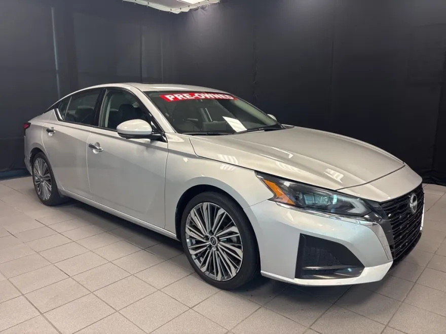 2023 Nissan Altima 2.5 SL photo 1
