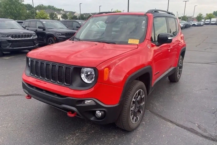 2023 Jeep Renegade Trailhawk photo 1
