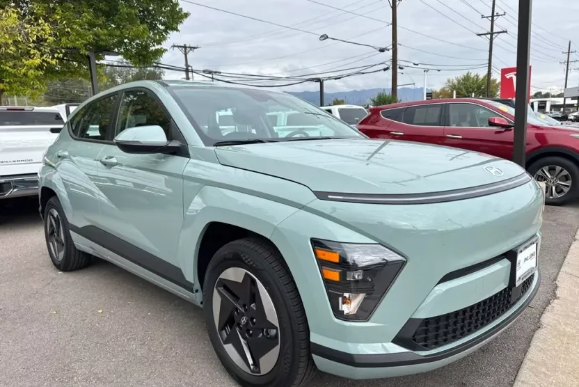 2025 Hyundai Kona Electric SE photo 1