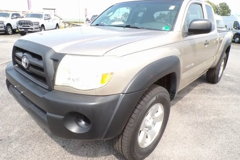 2007 Toyota Tacoma Base V6 photo 1