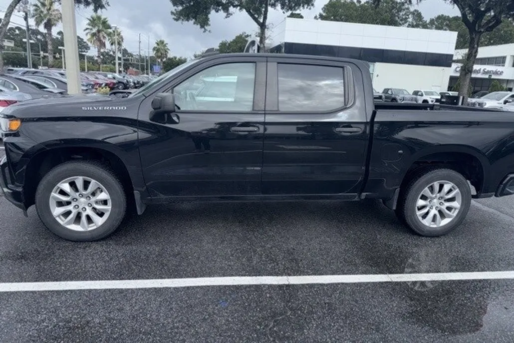 2021 Chevrolet Silverado 1500 Custom photo 1