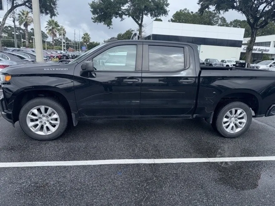 2021 Chevrolet Silverado 1500 Custom photo 1