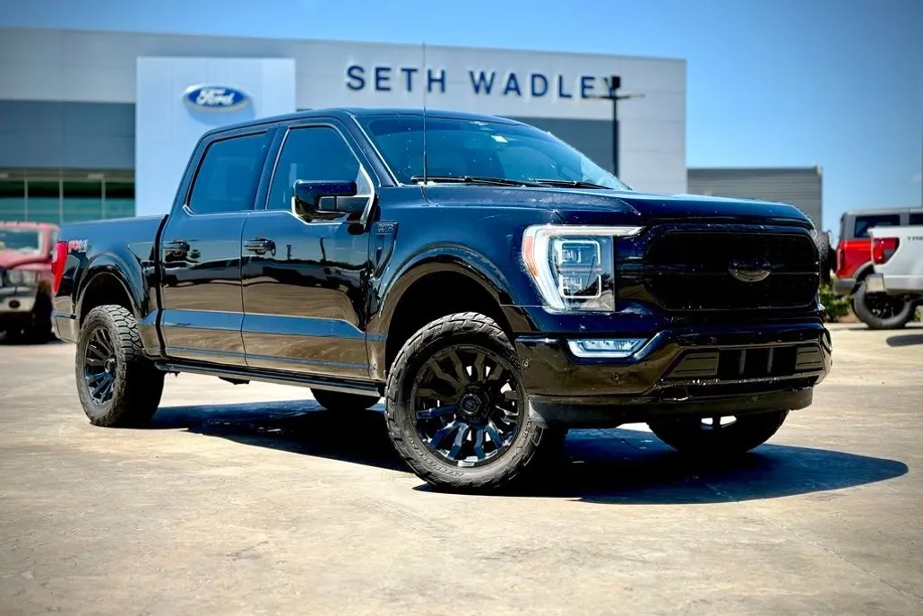 2023 Ford F-150 Platinum FX4 photo 1