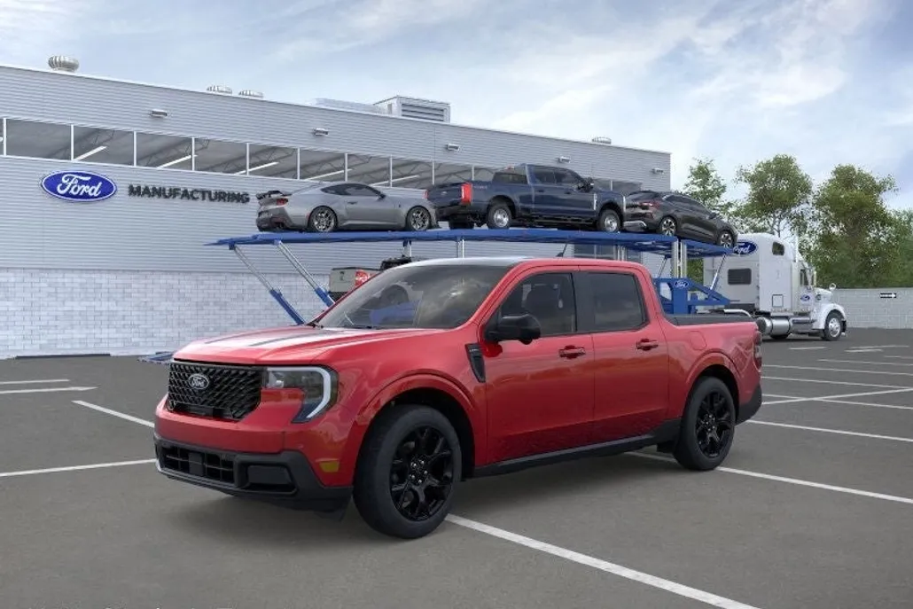 2025 Ford Maverick Lariat photo 1