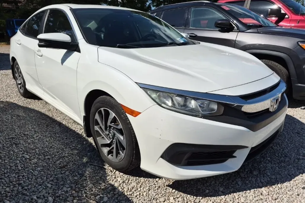 2017 Honda Civic EX photo 1