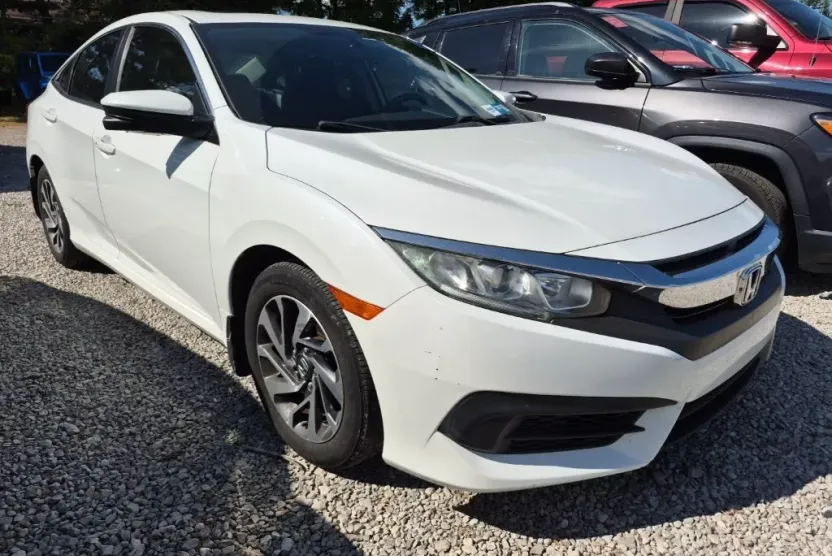 2017 Honda Civic EX photo 1