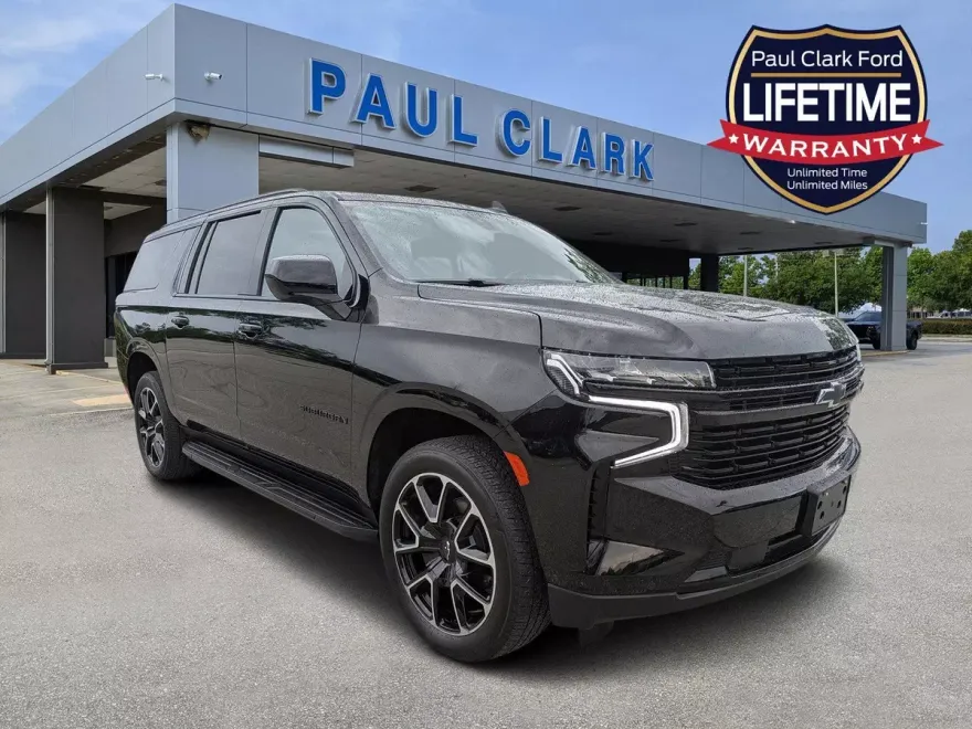 2024 Chevrolet Suburban RST photo 1