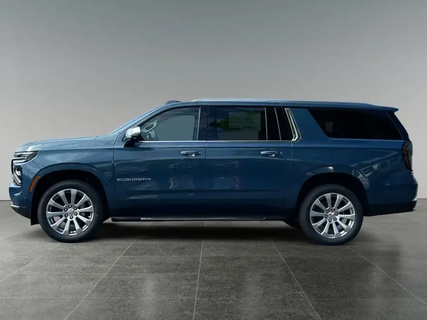 2025 Chevrolet Suburban Premier photo 1