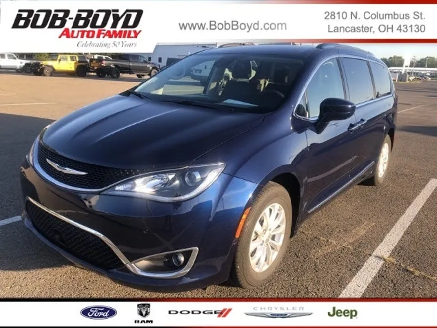 2018 Chrysler Pacifica Touring L photo 1