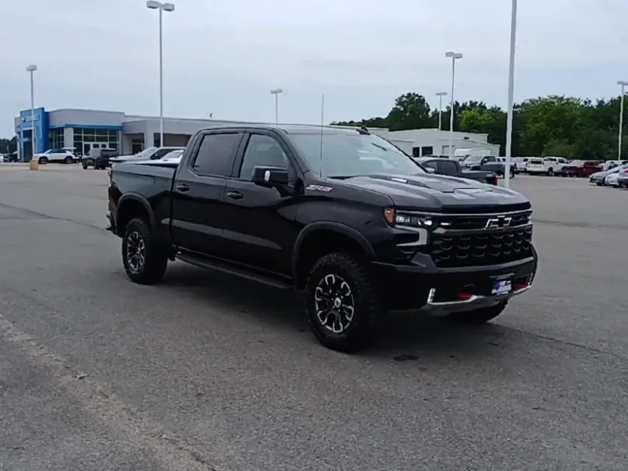 2025 Chevrolet Silverado 1500 ZR2 photo 1