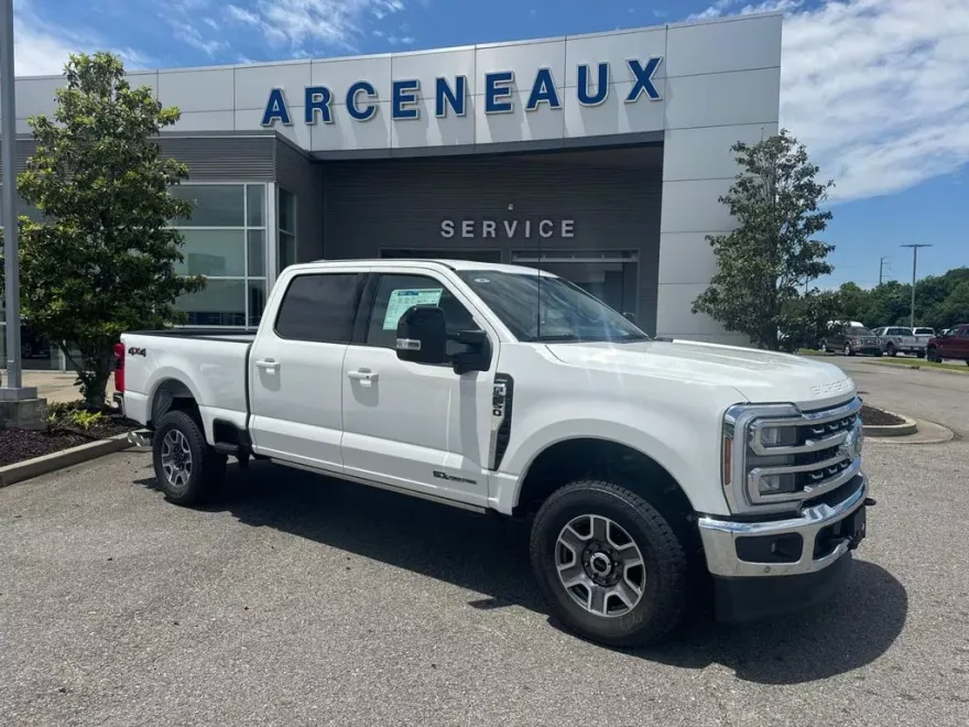 2025 Ford F-250 Lariat photo 1