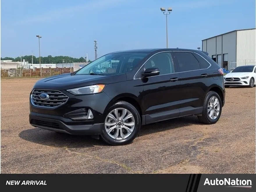 2024 Ford Edge Titanium photo 1