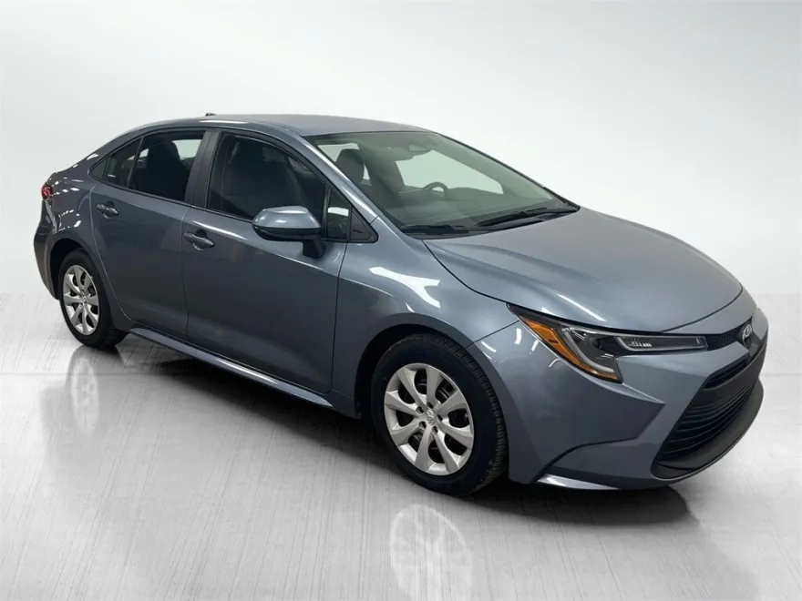 2025 Toyota Corolla LE photo 1