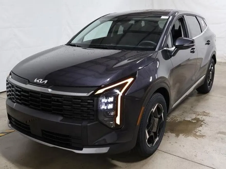 2026 Kia Sportage EX photo 1