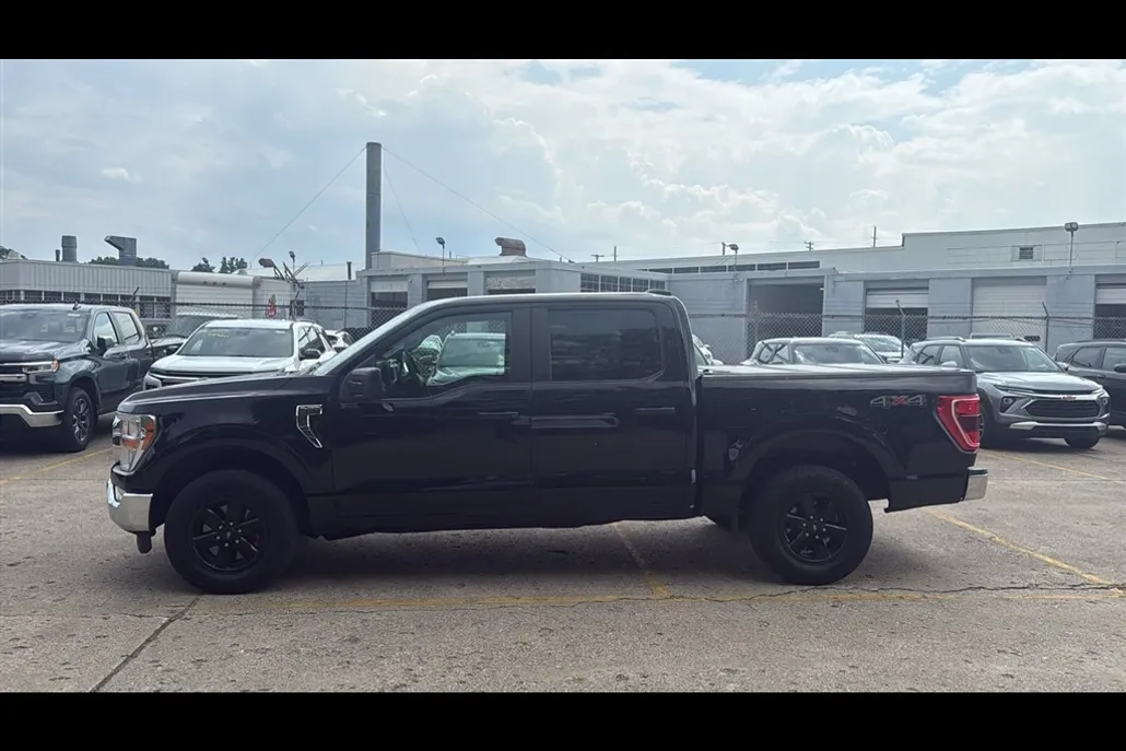 2022 Ford F-150 XL photo 1