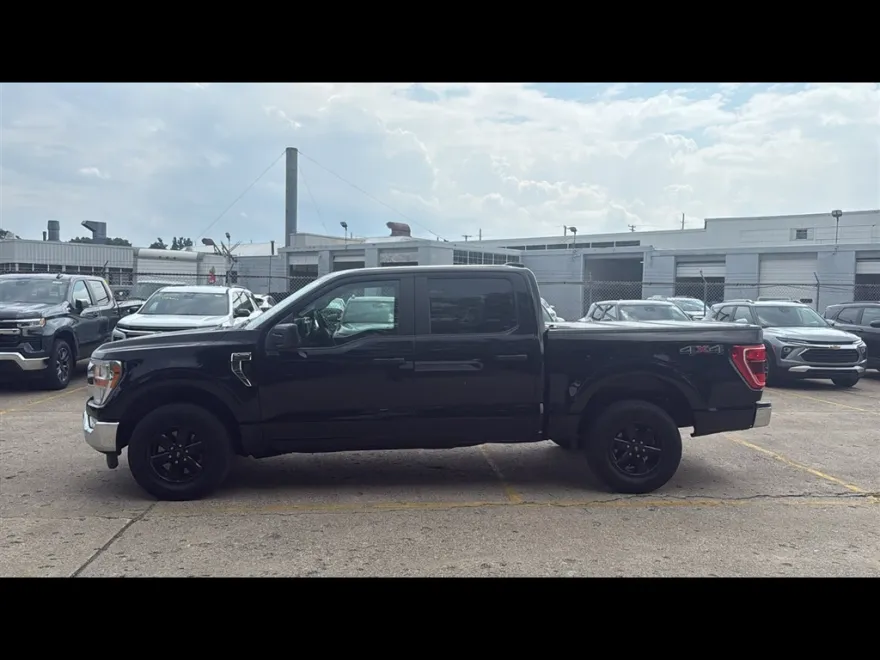 2022 Ford F-150 XL photo 1