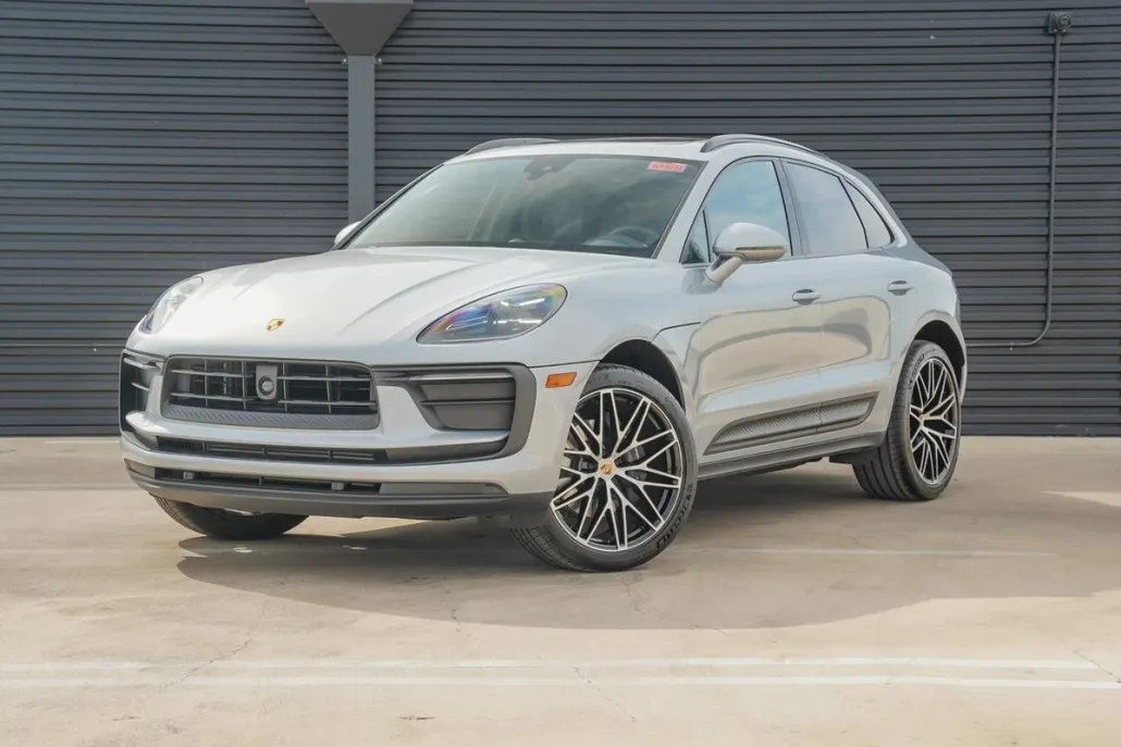 2025 Porsche Macan Base photo 1