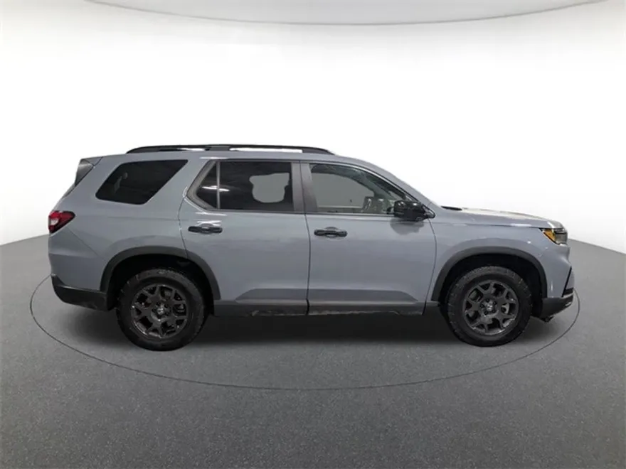 2024 Honda Pilot TrailSport photo 1