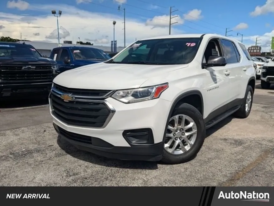 2019 Chevrolet Traverse LS photo 1