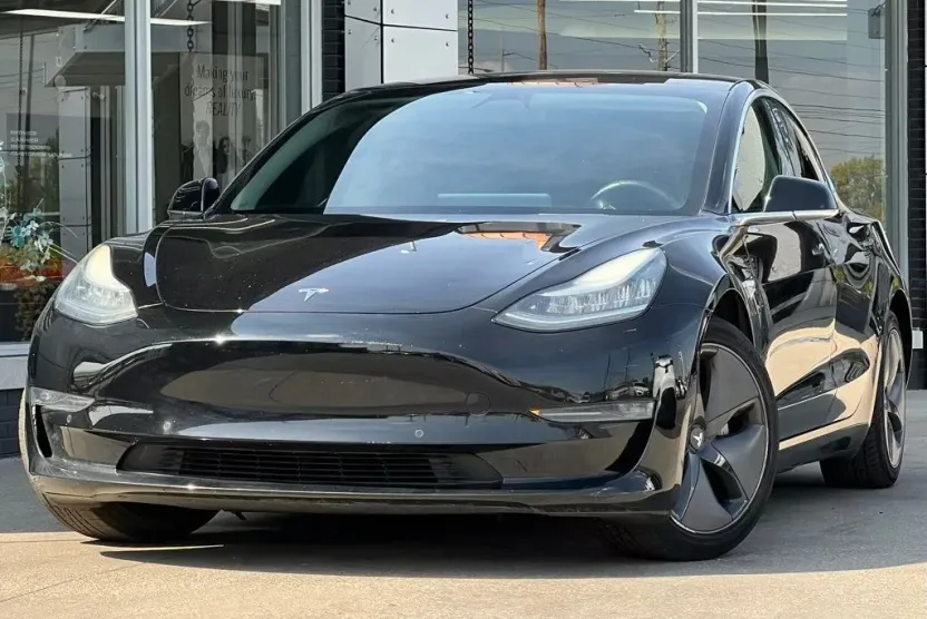 2018 Tesla Model 3 Mid Range photo 1