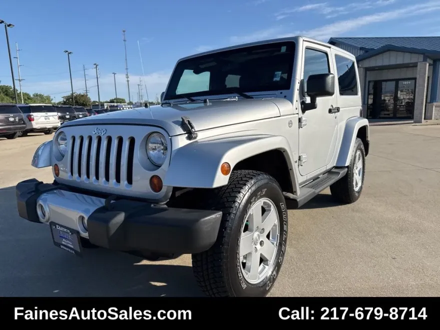 2012 Jeep Wrangler Sahara photo 3