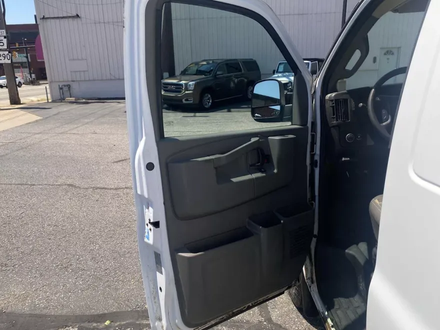 2018 Chevrolet Express Cargo 2500 Work photo 1