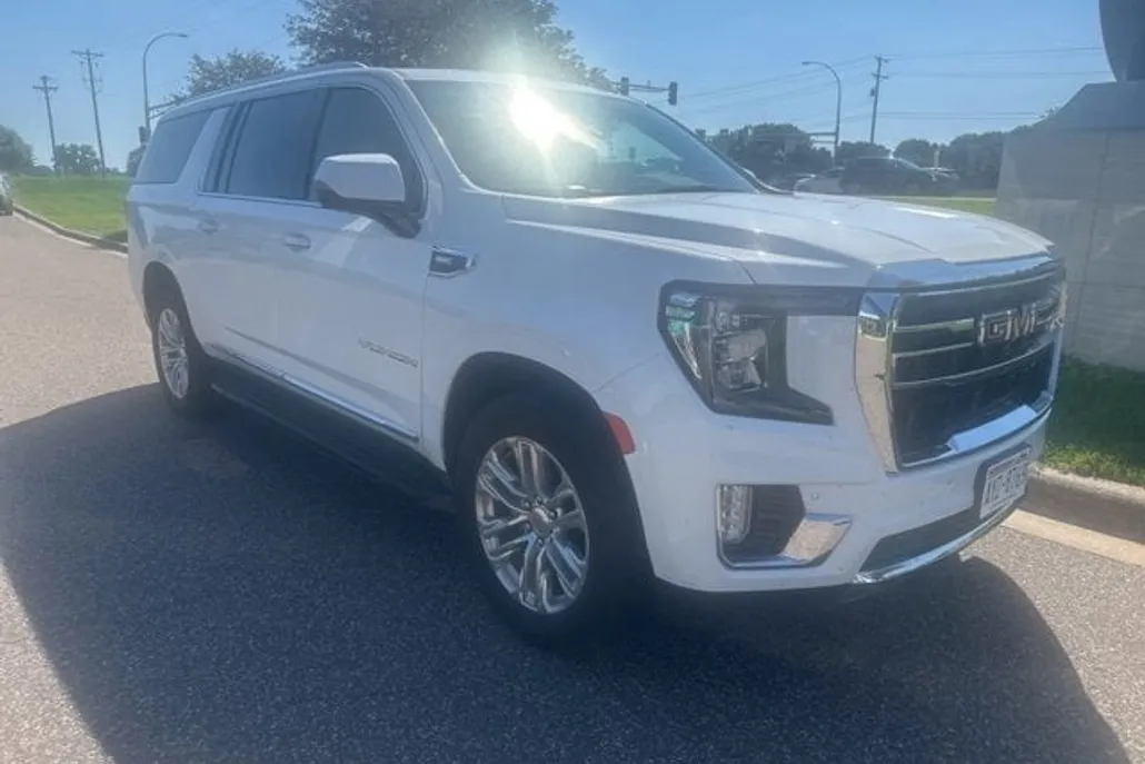 2022 Gmc Yukon XL SLT photo 1