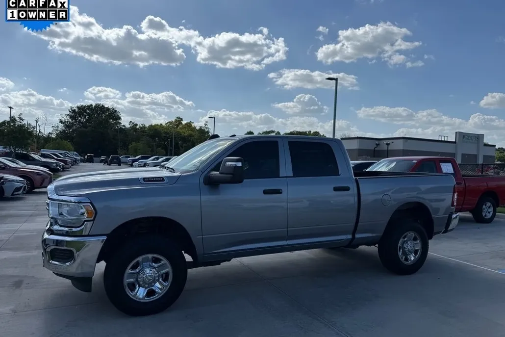 2024 Ram 2500 Tradesman photo 1