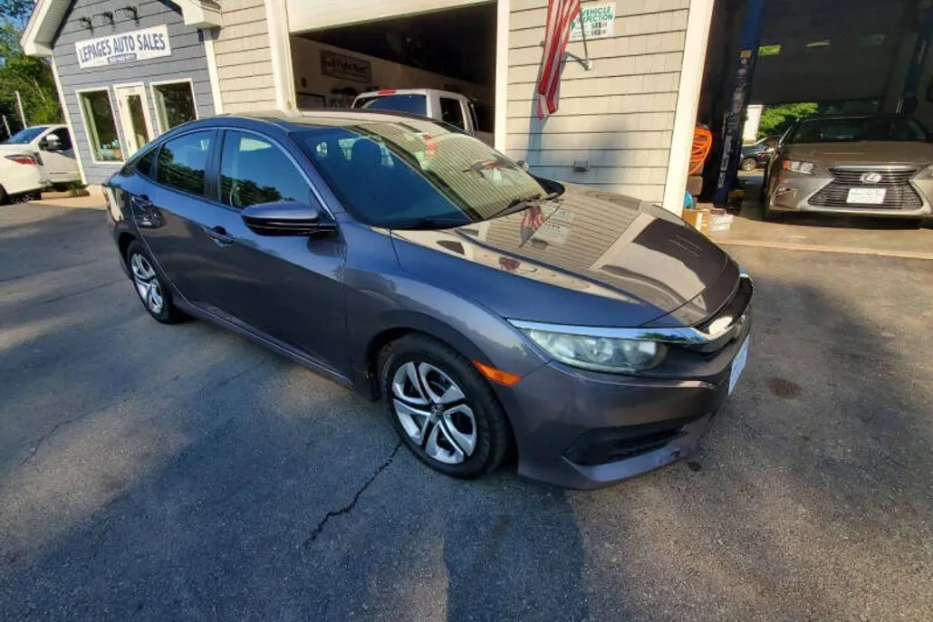 2018 Honda Civic LX photo 1