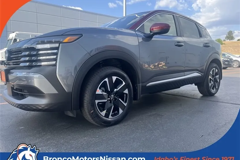 2025 Nissan Kicks SV photo 1