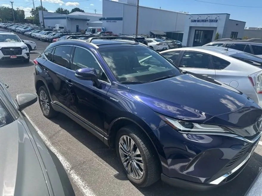 2021 Toyota Venza XLE photo 1