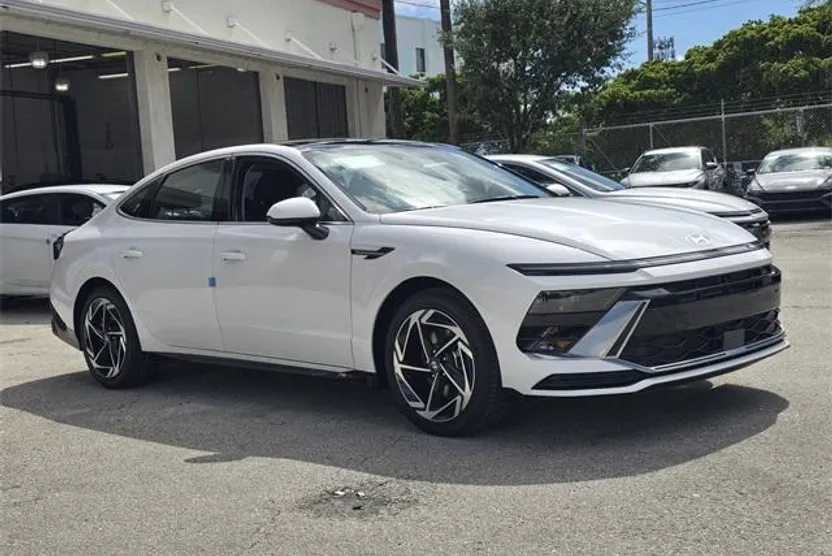 2026 Hyundai Sonata SEL Sport photo 1