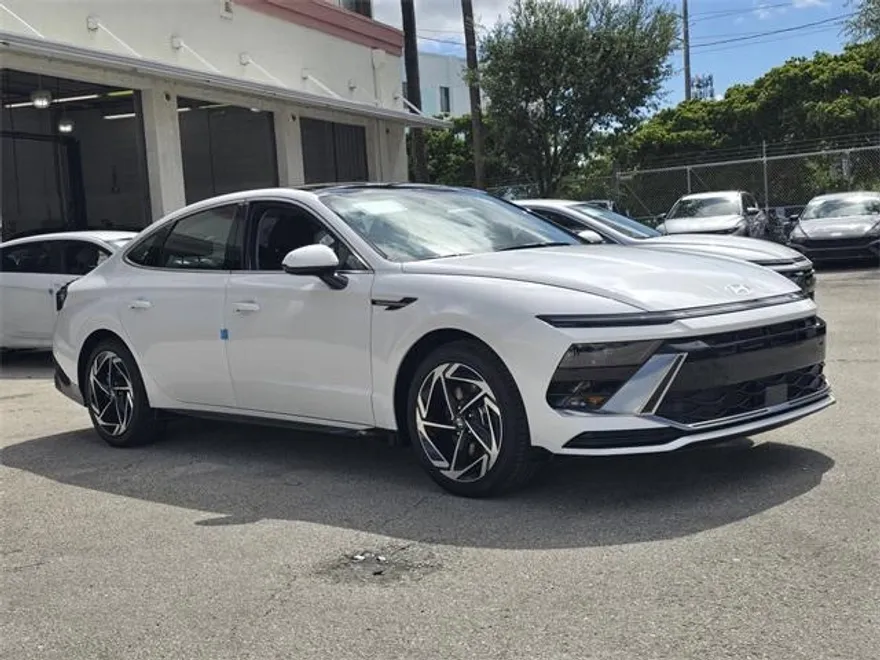 2026 Hyundai Sonata SEL Sport photo 1