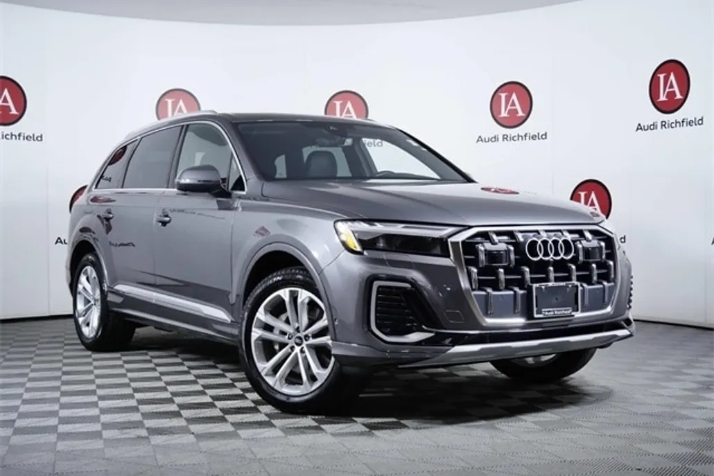 2025 Audi Q7 45 Premium photo 1