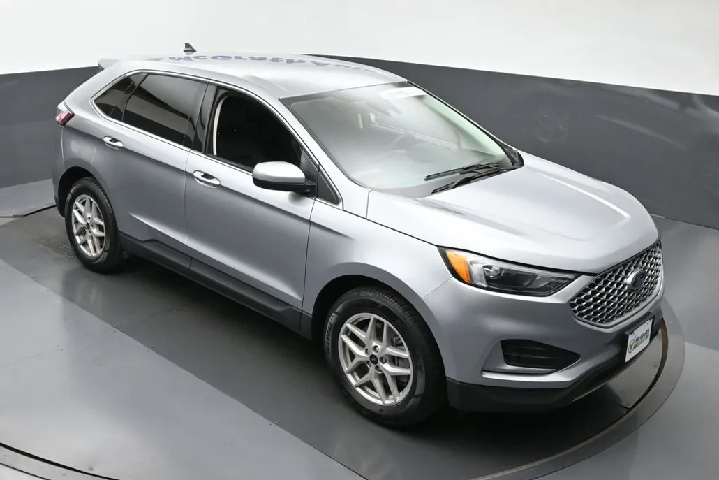 2024 Ford Edge SEL photo 1