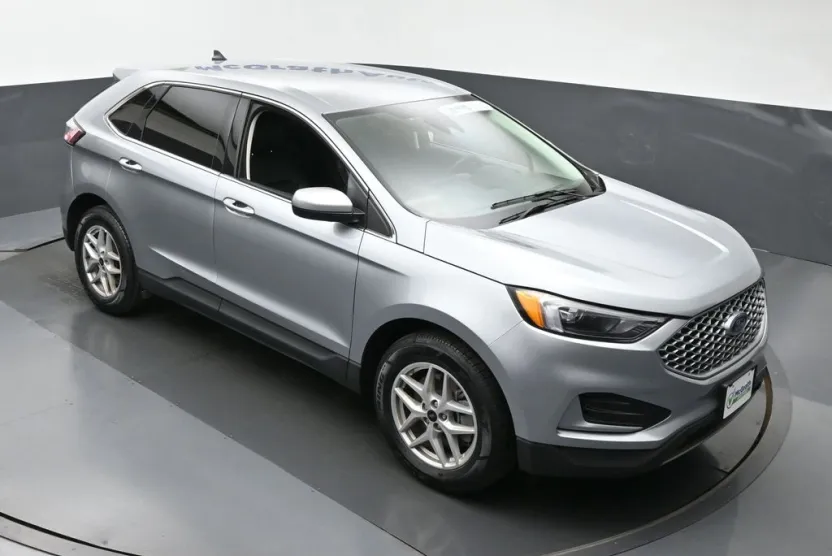 2024 Ford Edge SEL photo 1