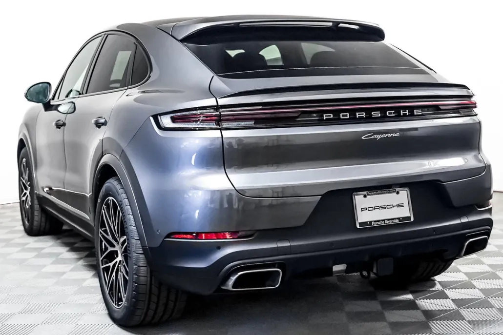 2025 Porsche Cayenne Coupe photo 1