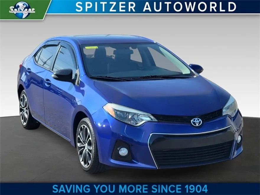 2016 Toyota Corolla LE photo 1