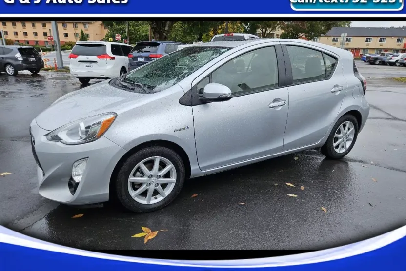 2015 Toyota Prius C Four photo 1