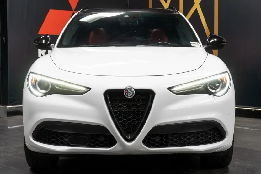 2022 Alfa Romeo Stelvio Ti Sport photo 1