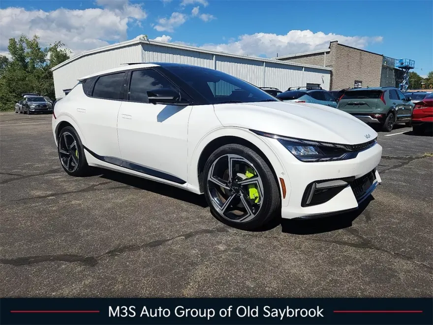 2024 Kia EV6 GT photo 1