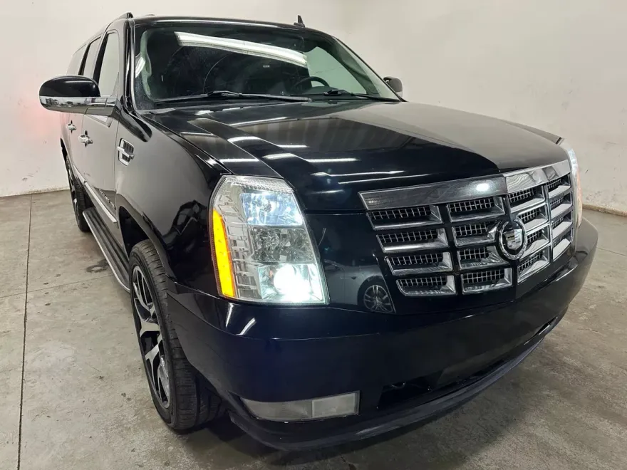 2011 Cadillac Escalade ESV Sport photo 1