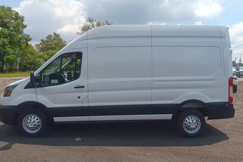 2025 Ford Transit photo 1