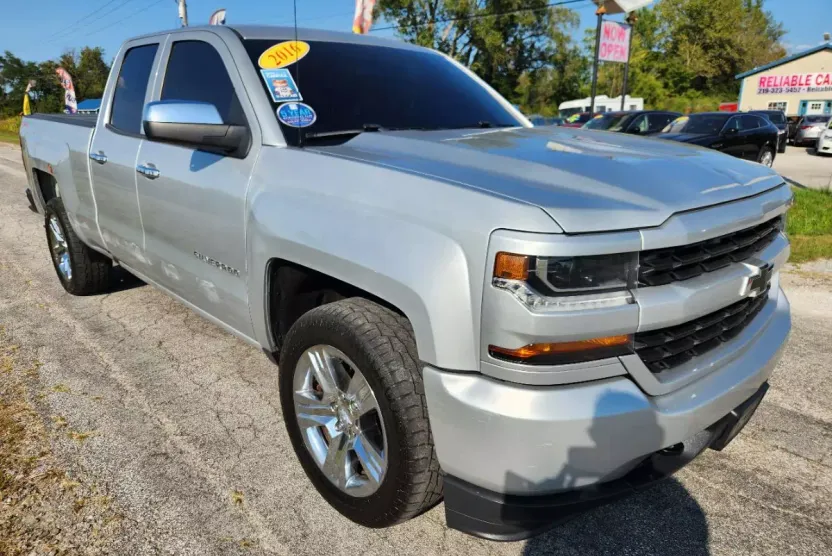 2016 Chevrolet Silverado 1500 Custom photo 1