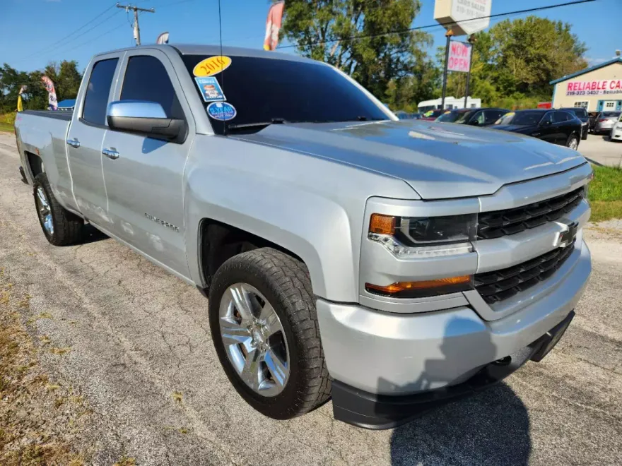 2016 Chevrolet Silverado 1500 Custom photo 1