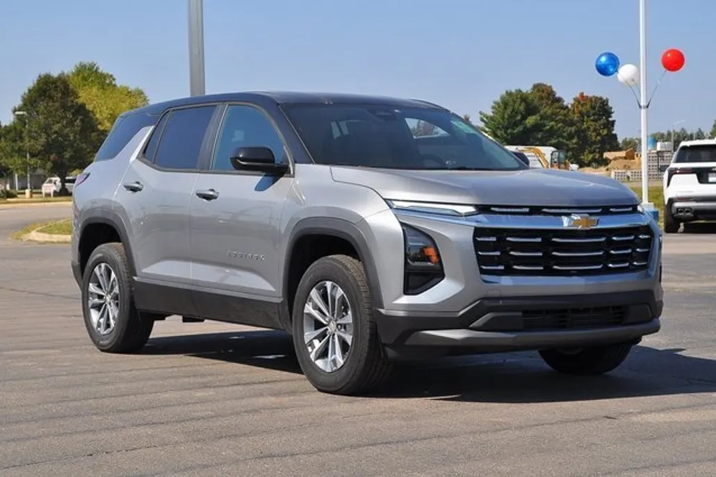 2026 Chevrolet Equinox LT photo 1
