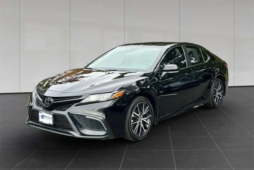 2023 Toyota Camry SE photo 1